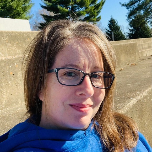 Meet your Posher, Elaine - Picture 1 of 1